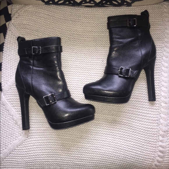 SimplyVera Vera Wang Heels! - Picture 1 of 6